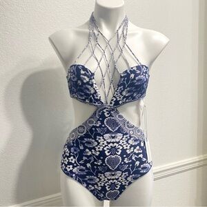 O’Neil one Piece Bathing Suit Size XS. NWT